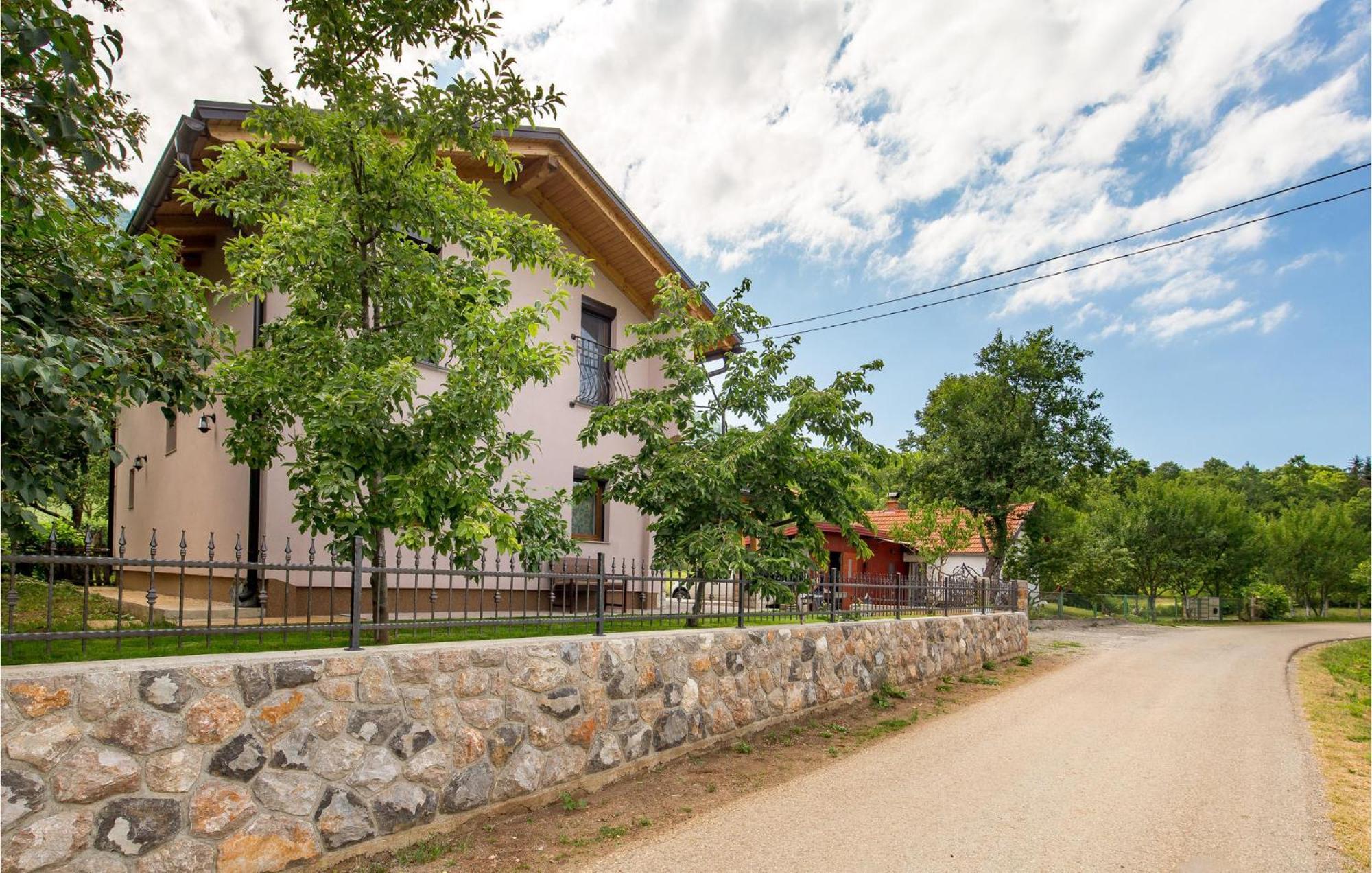 Amazing Home In Vrzici With Jacuzzi Dış mekan fotoğraf