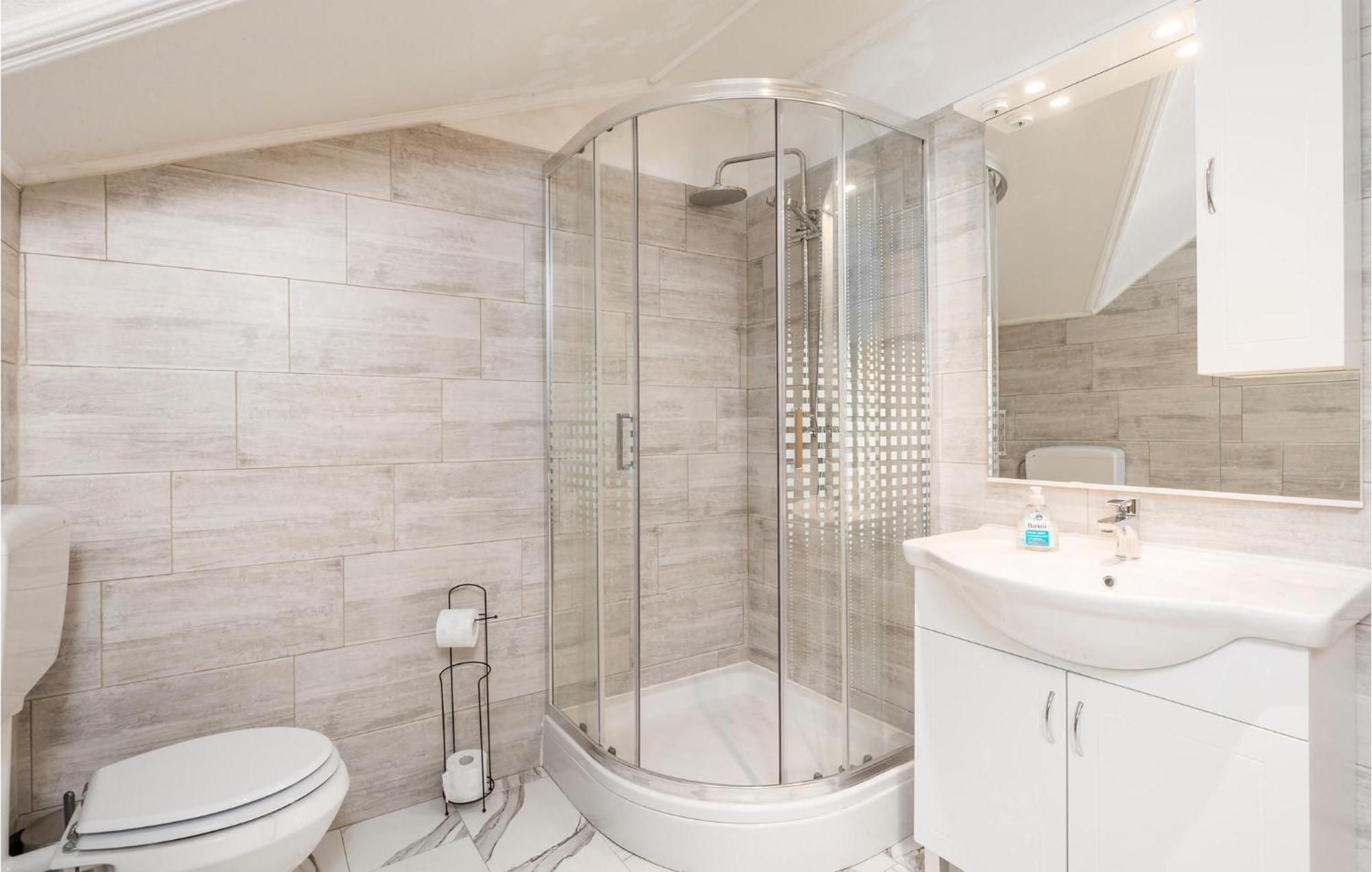 Amazing Home In Vrzici With Jacuzzi Dış mekan fotoğraf