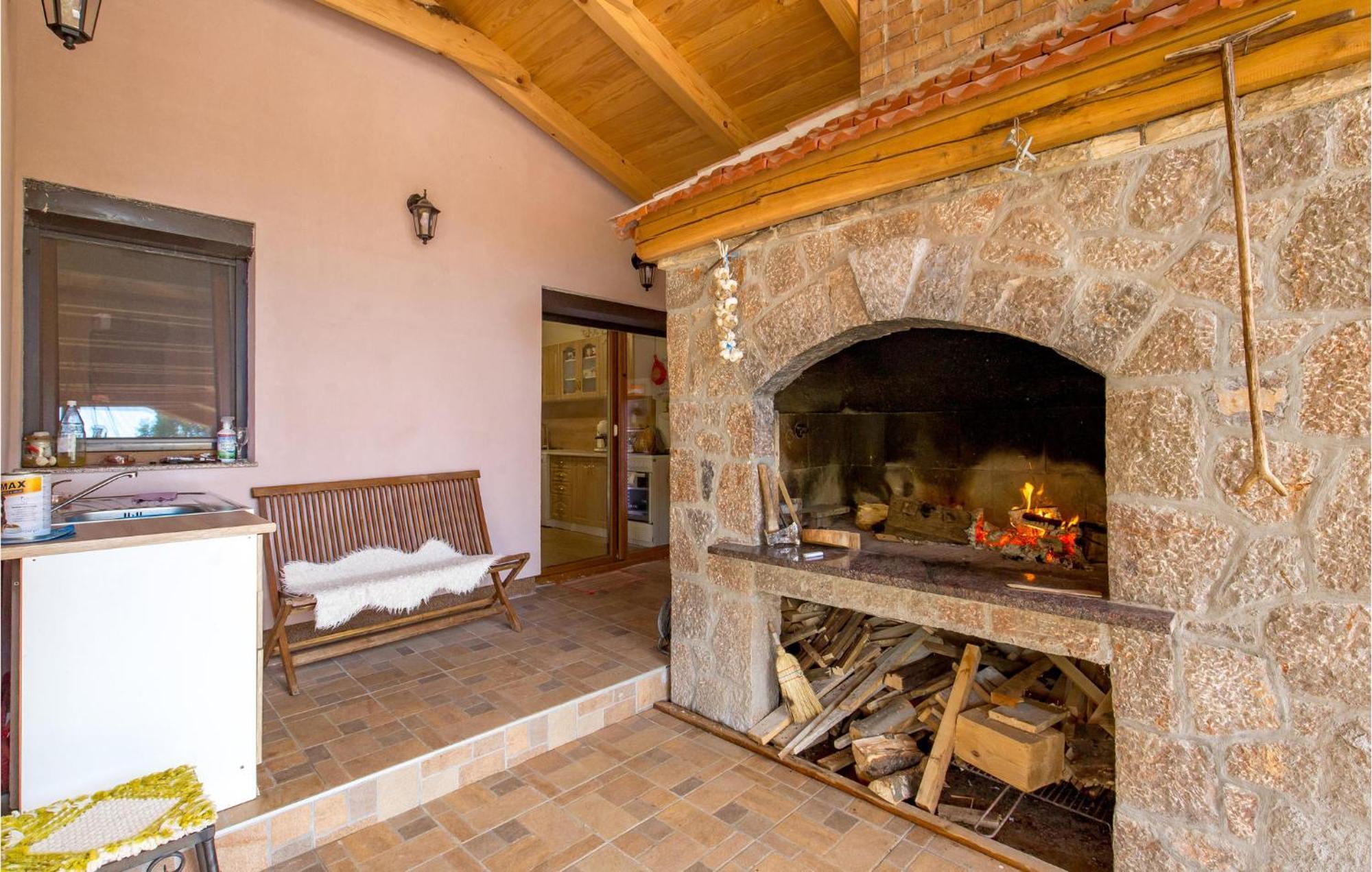 Amazing Home In Vrzici With Jacuzzi Dış mekan fotoğraf